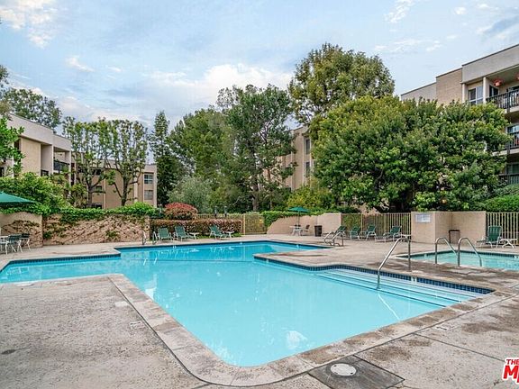 2nd image of 8314 Raintree Cir