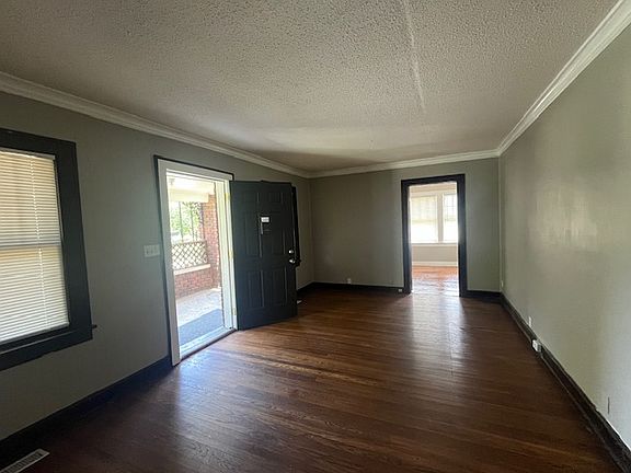 3rd image of 5048 Paseo Blvd