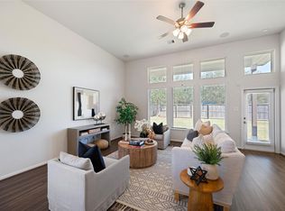 207 Canvasback Dr, Clute, TX 77531