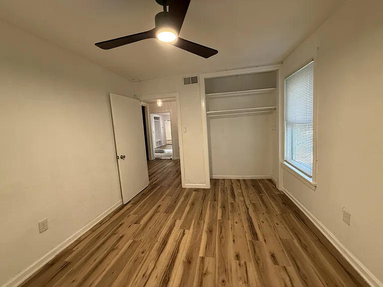 710 F St NW — Photo 9