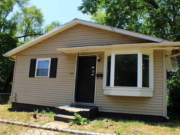 319 S Webster St, Peoria, IL 61605