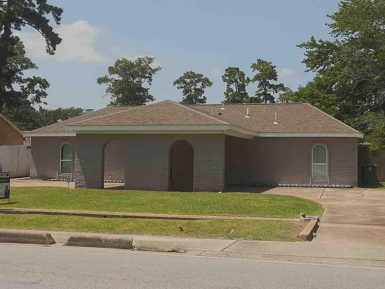 6703 Winfield Rd — Photo 1