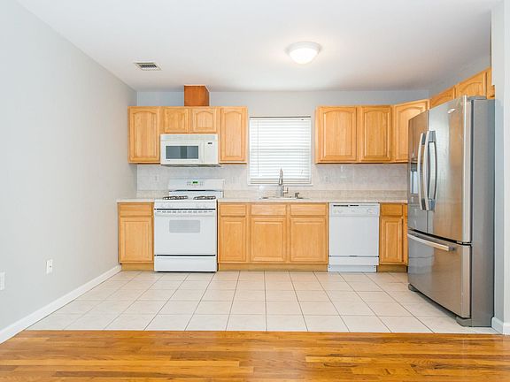 2nd image of 250 Halladay St #1