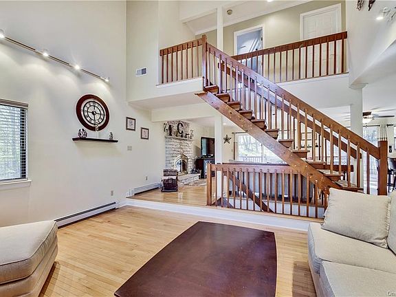 5th image of 11 Lori Ln