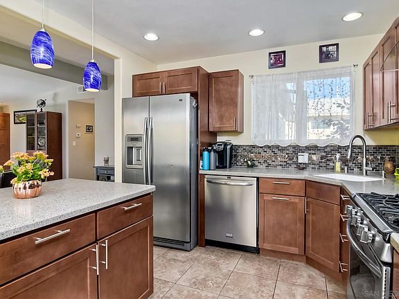 4th image of 3110 Admiral Ave
