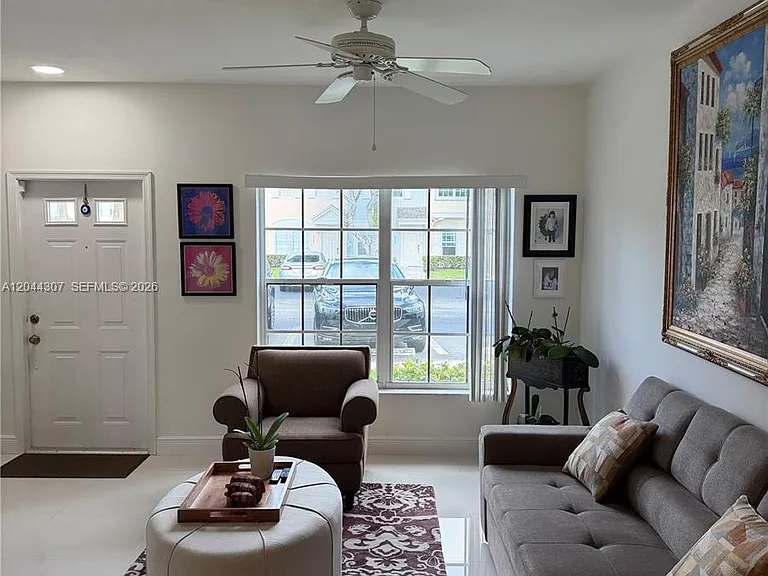 16619 Hemingway Dr — Photo 2