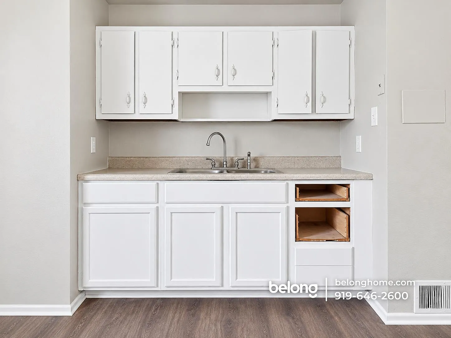 1419 Ardmore Dr — Photo 2