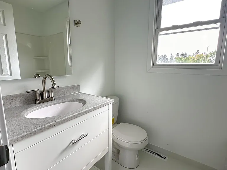 828 Wildwood Rd — Photo 7