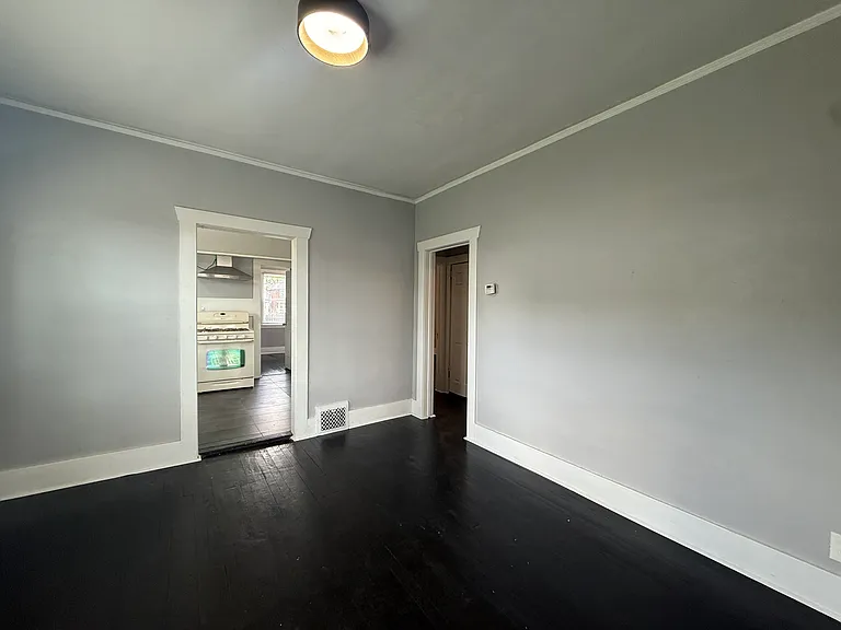 4839 Helen St — Photo 8