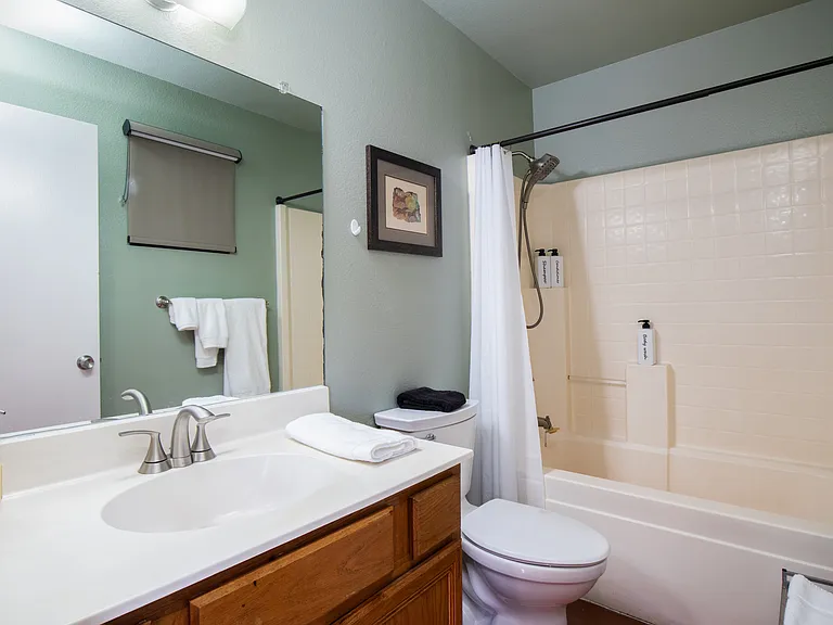 1327 E Pierce St — Photo 7