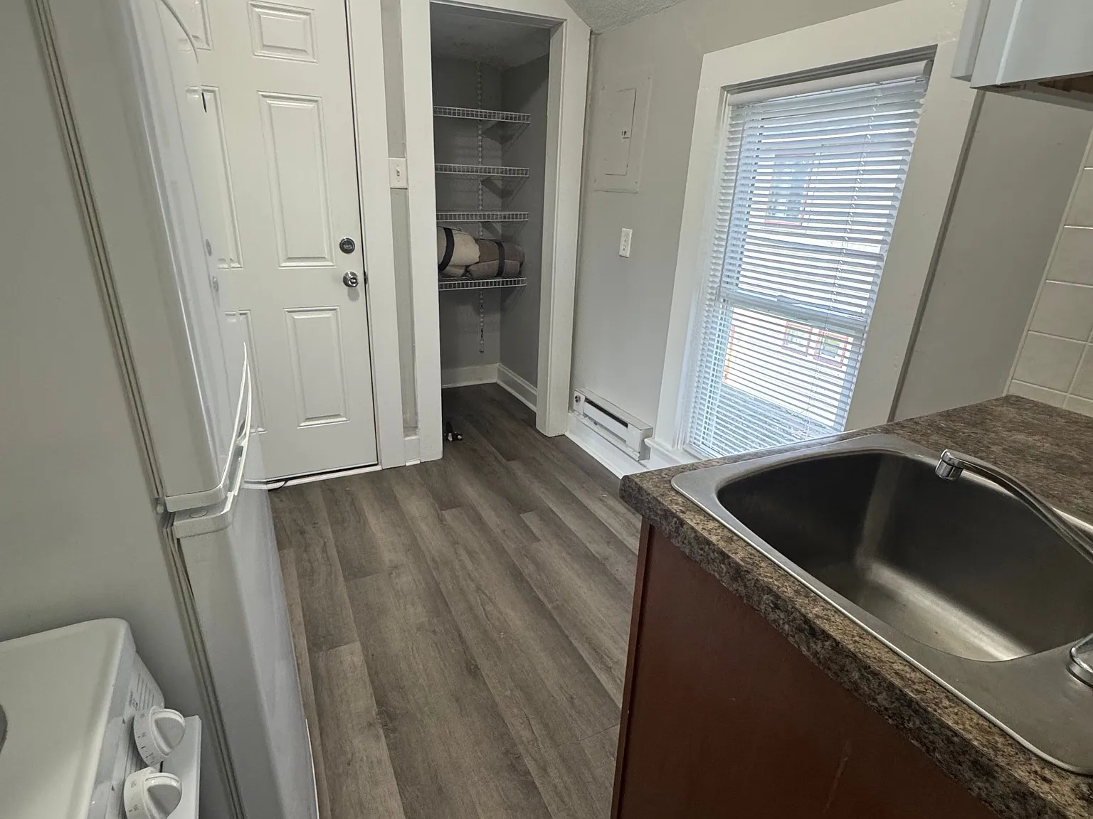 Studio, 1.0 bath, 494 sqft, $650 — Photo 4