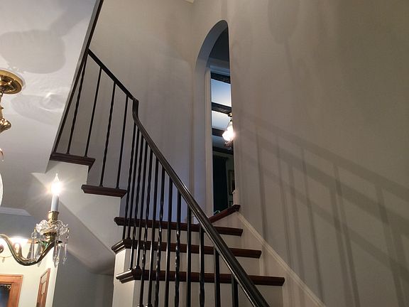 3rd image of 2039 Beechwood Ave