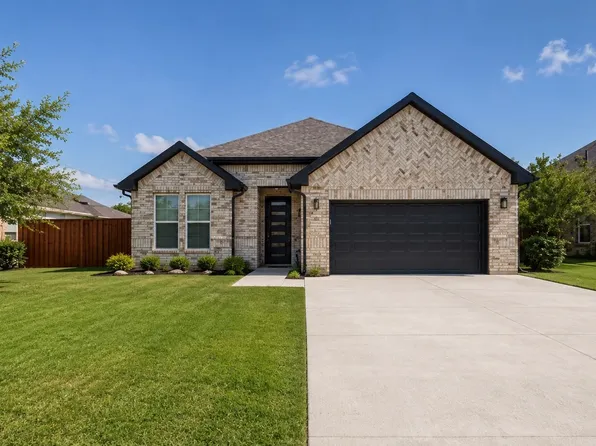 900 Marcellus Ct, Arlington, TX 76011