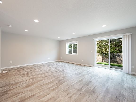 5th image of 14020 NE 7th Ct