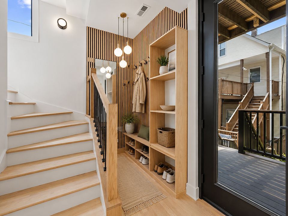 ENTRY FOYER