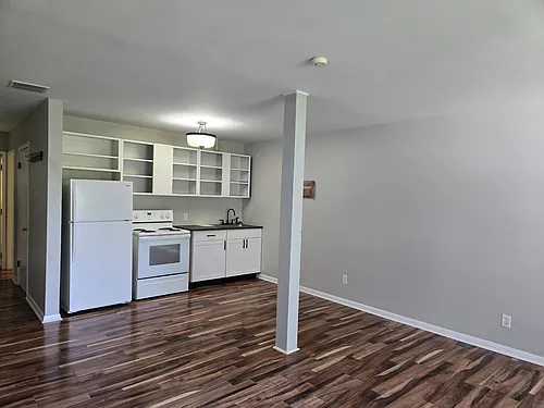 220 S Champion Ave #6 Photo 1