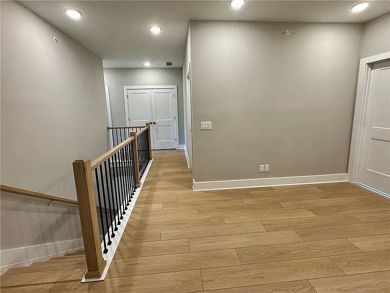 913 Echo Park Dr — Photo 24