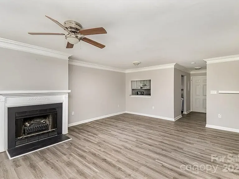 7610 Woods Ln #5 — Photo 8