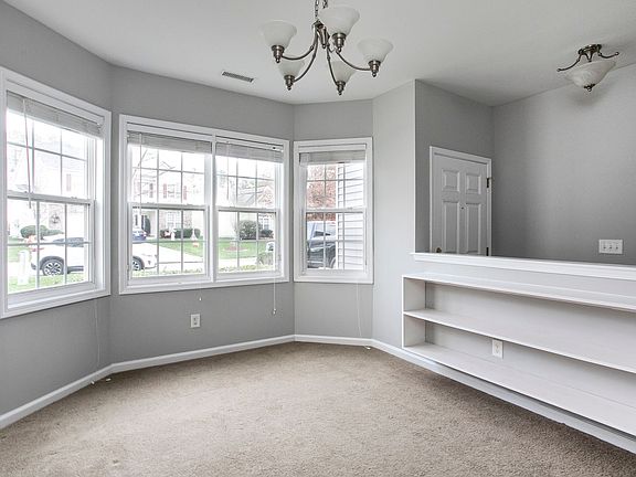 2nd image of 2814 Sagebrush Ln