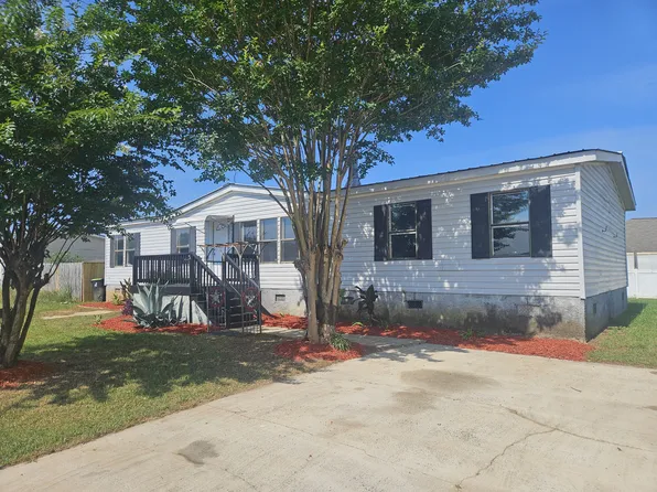 302 Waverly Ln, Byron, GA 31008