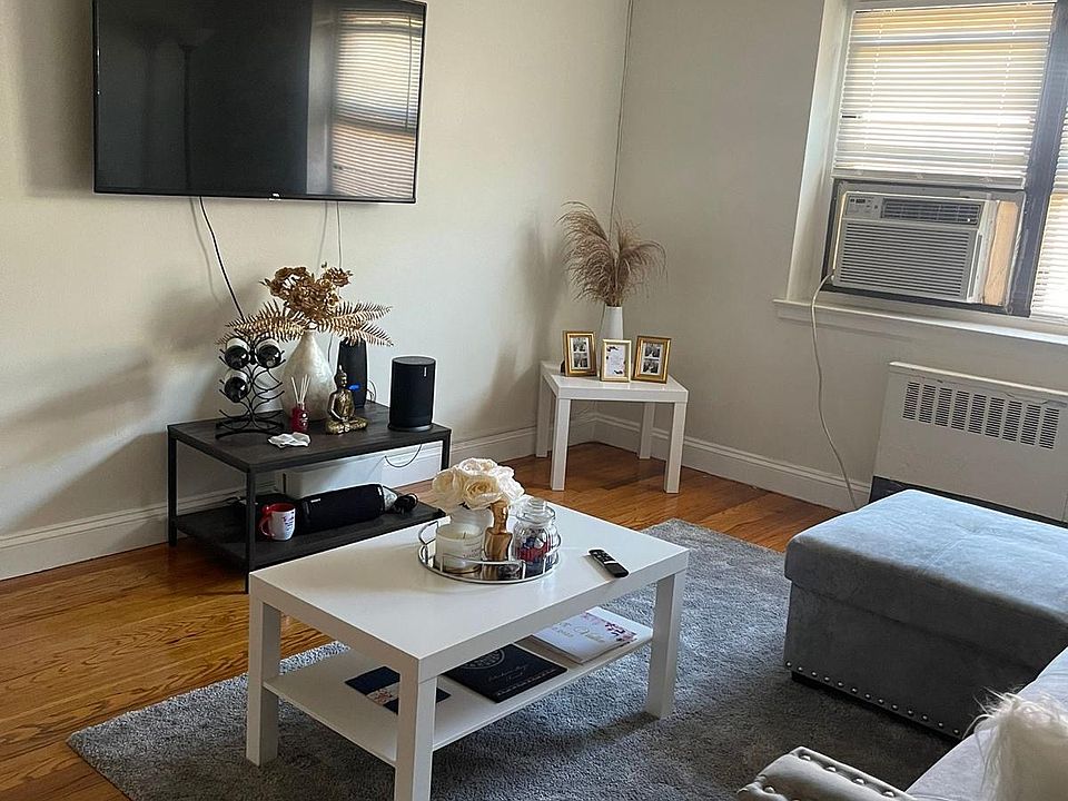 1st image of 25-10 31st Ave #4L