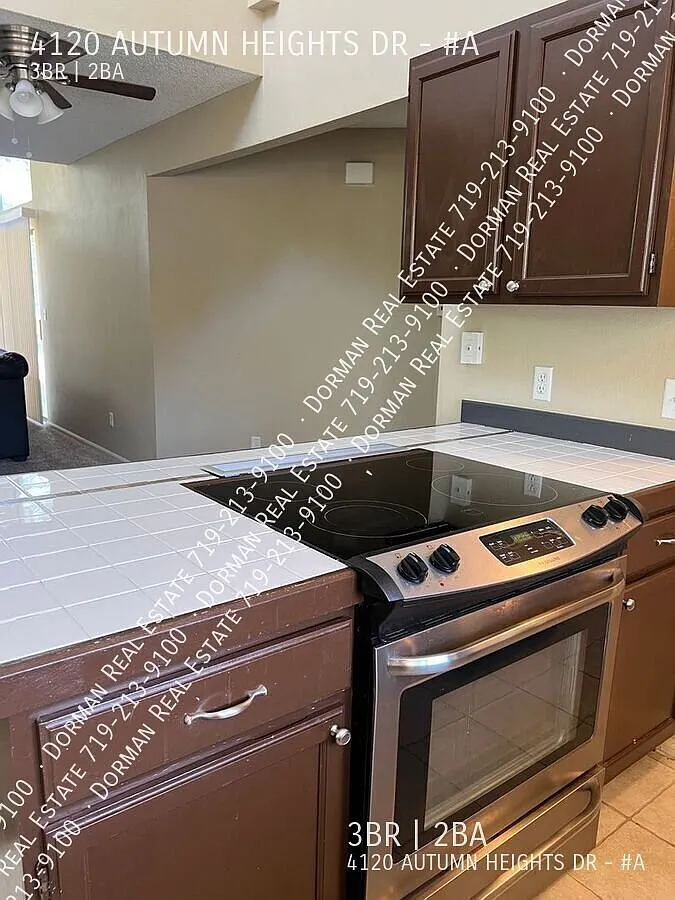 Updated 3-Bedroom Townhome in Autumn Heights! — Photo 3
