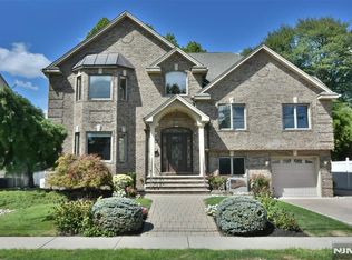 66 Kuhn Dr, Saddle Brook, NJ 07663