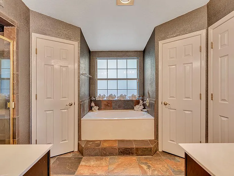 1209 Wind Ridge Dr — Photo 8