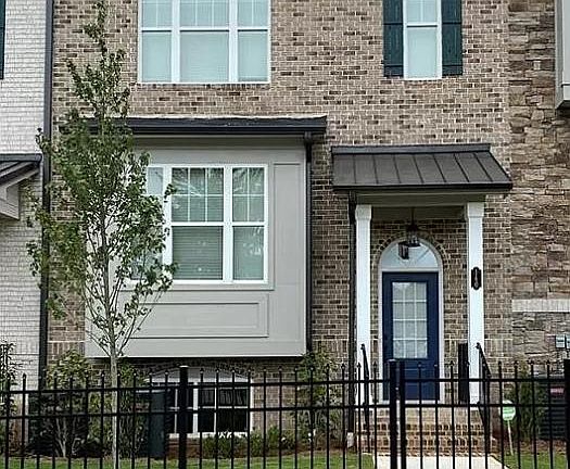 3rd image of 161 Wren Dr
