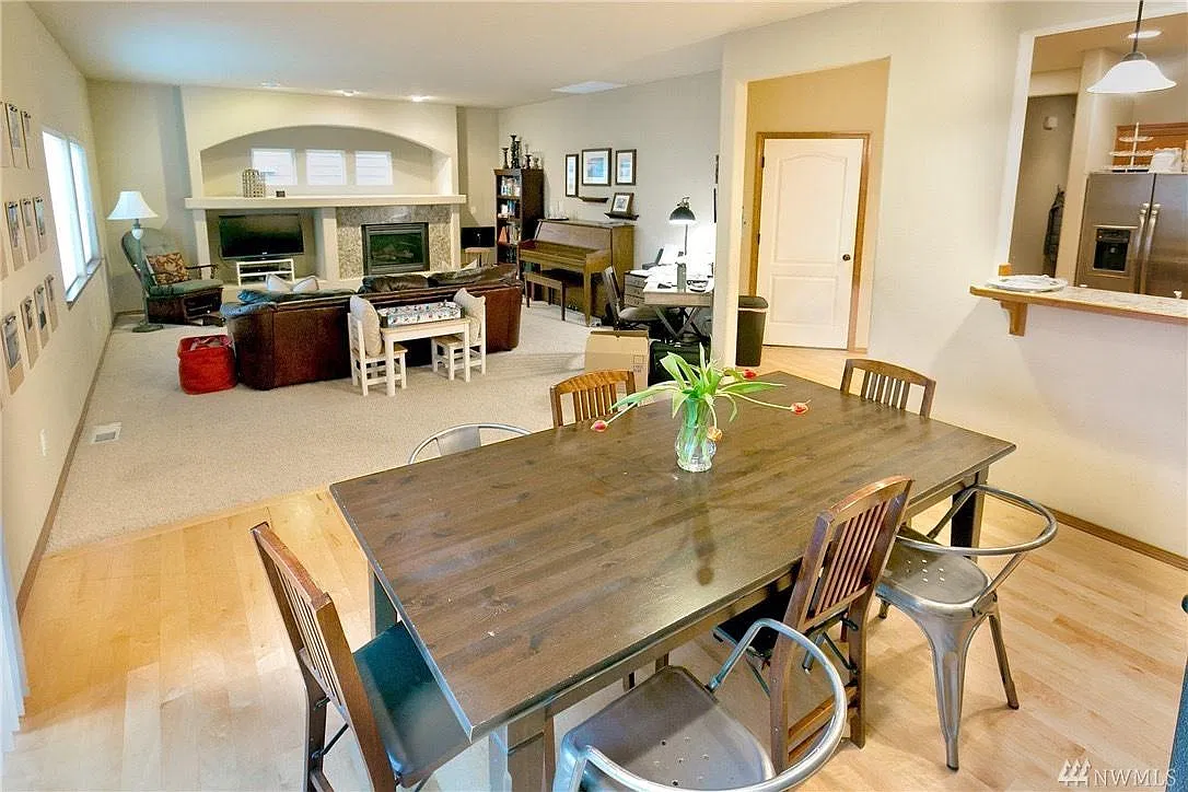 101 196th Pl SW — Photo 3