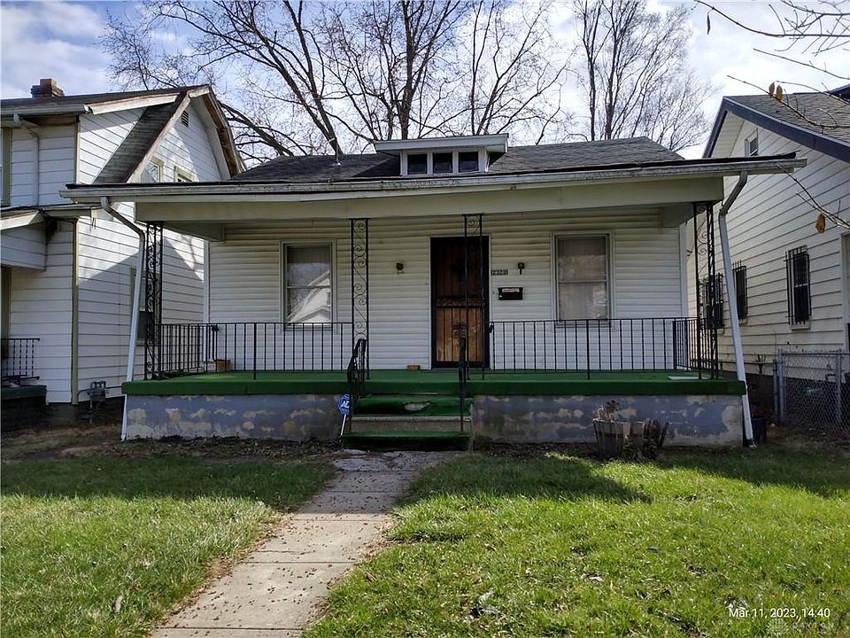 1st image of 2328 Oakridge Dr