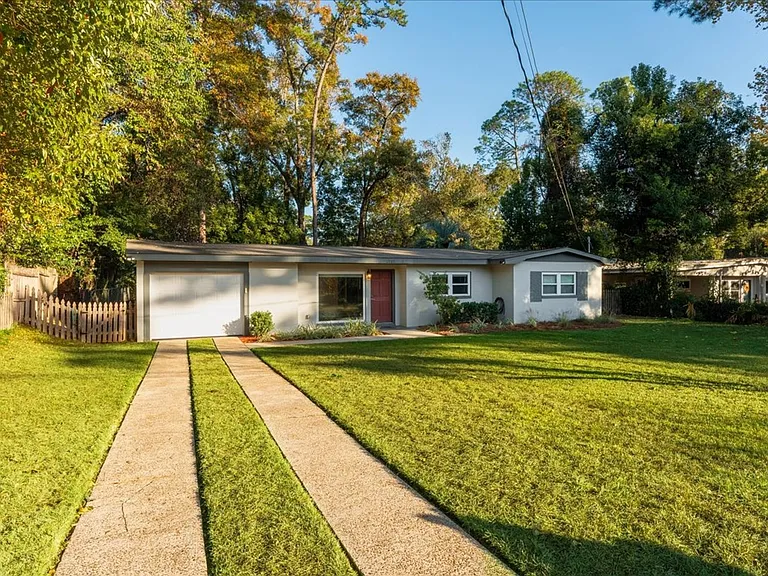 1707 Hall Dr — Photo 33