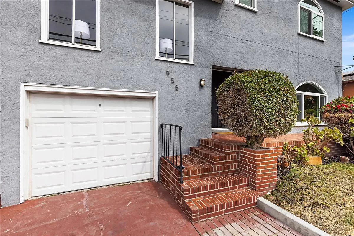 955 Virginia St photo 1