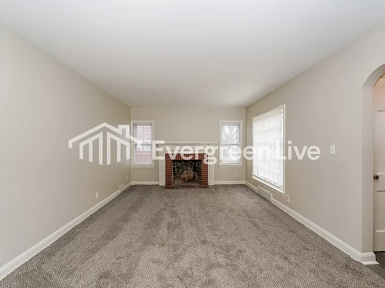 6904 Glenwood Ave — Photo 2