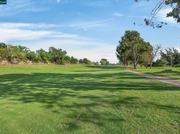 1445 Marchbanks Dr APT 2, Walnut Creek, CA 94598