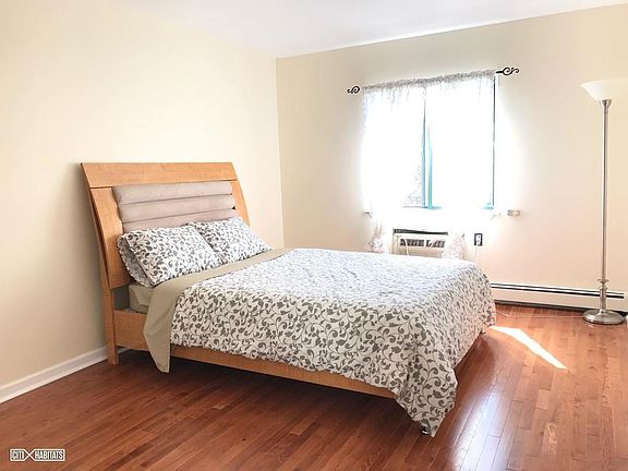 5th image of 290 Chauncey St #2