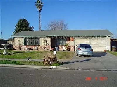 590 E Willamette Ave photo 1