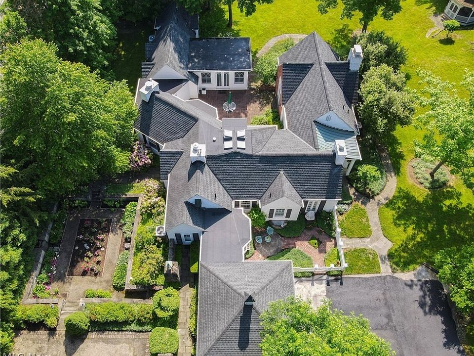 3025 Roundwood Rd, Hunting Valley, OH 44022 Zillow