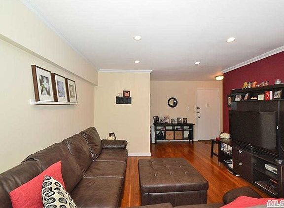 5th image of 45 Hill Park Ave APT 3Q