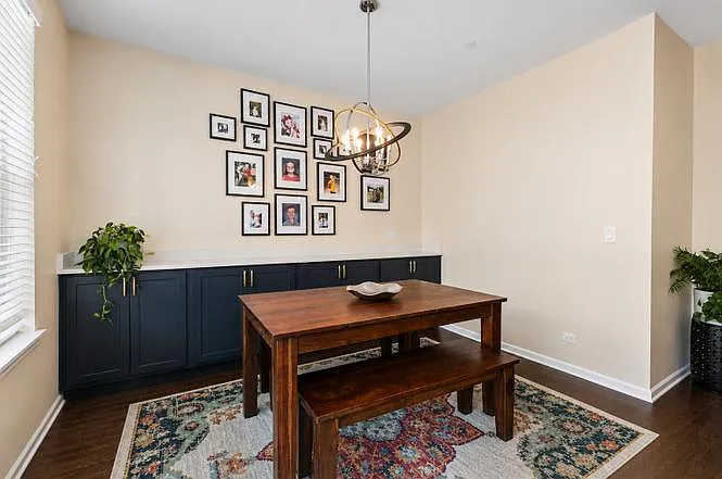 3 bed, 2.5 bath, 1932 sqft, $3,570 — Photo 3