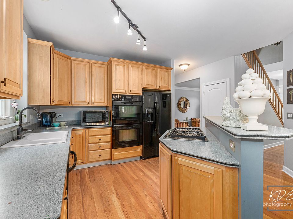 3711 Landsdown Ave, Naperville, IL 60564 | MLS #11755072 | Zillow