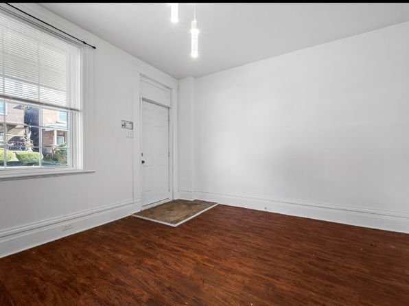 110 S 7th St