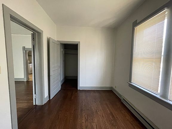 5th image of 2033 N Cambridge Ave #2