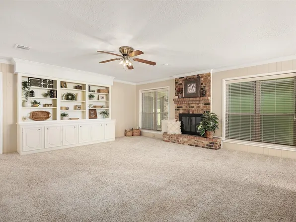 3002 Village Ln, Deer Park, TX 77536