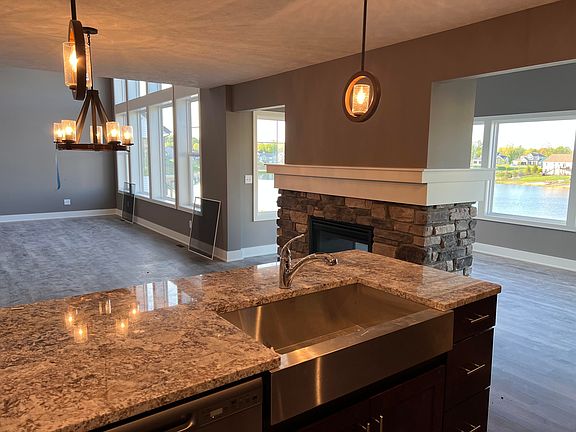 4th image of 858 Waters Bluff Dr