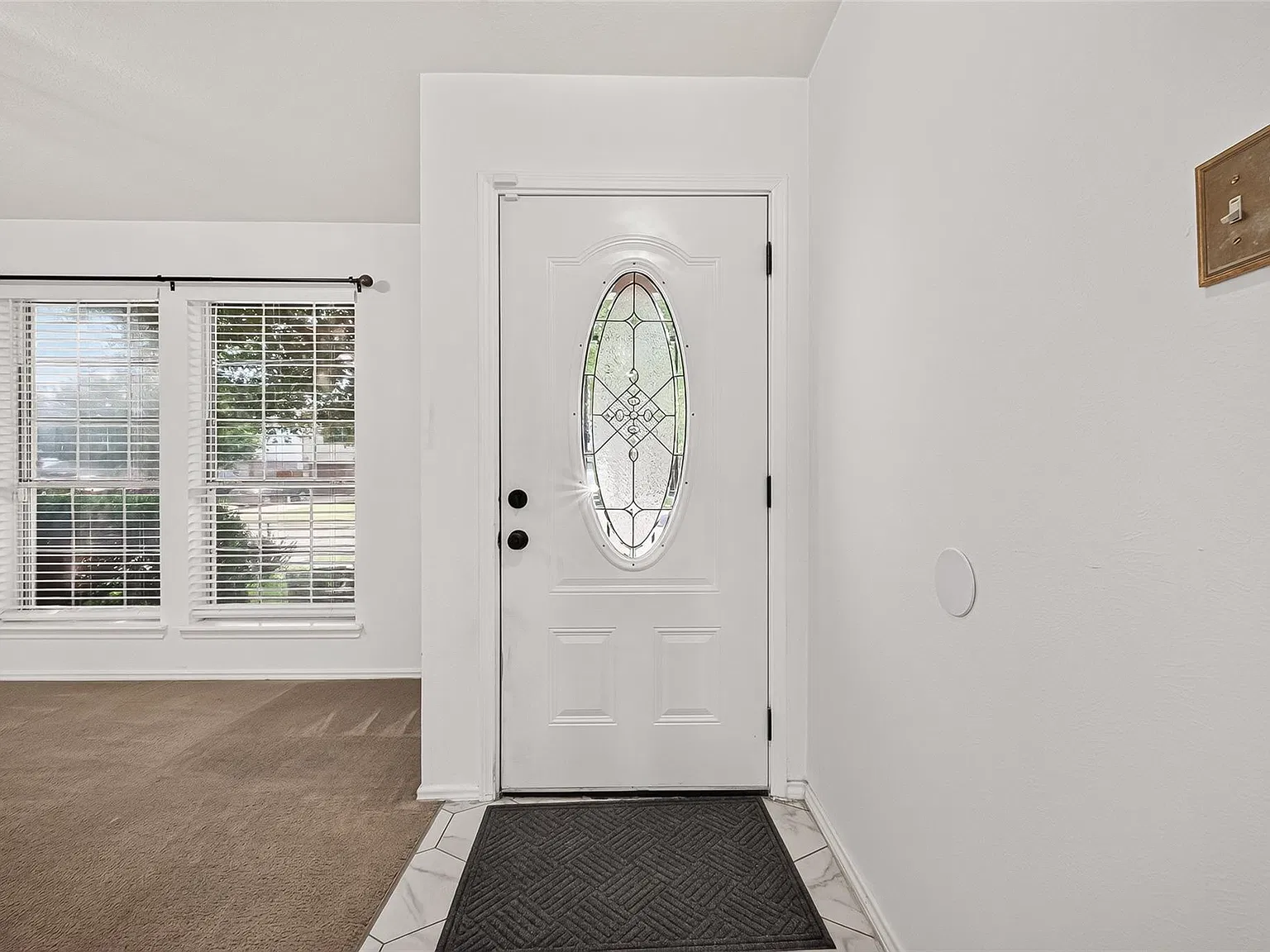 3 bed, 2.0 bath, 1570 sqft, $1,795 — Photo 4
