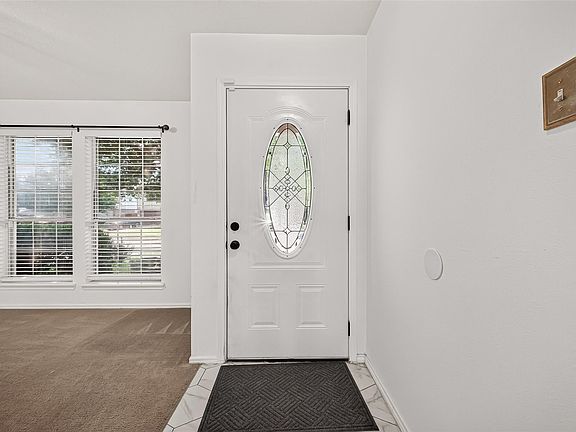 4th image of 10902 Primrose Acres Ln