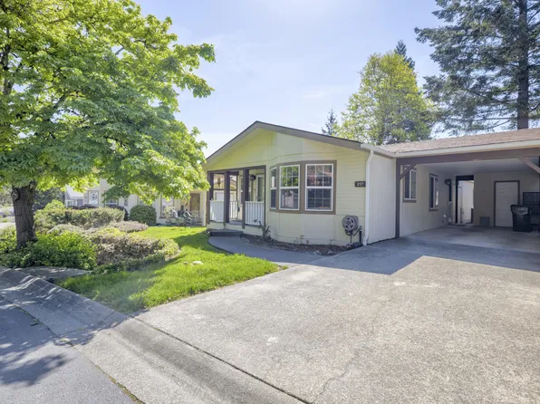 217 NW Creekside Dr, Grants Pass, OR 97526
