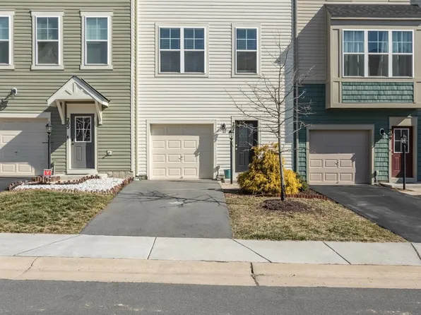 207 Patchwork Dr, Stephenson, VA 22656