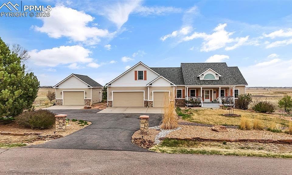 1st image of 979 Pinehurst Ct